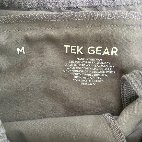 Tek Gear NWT mid rise ladies shorts M - Picture 2 of 6